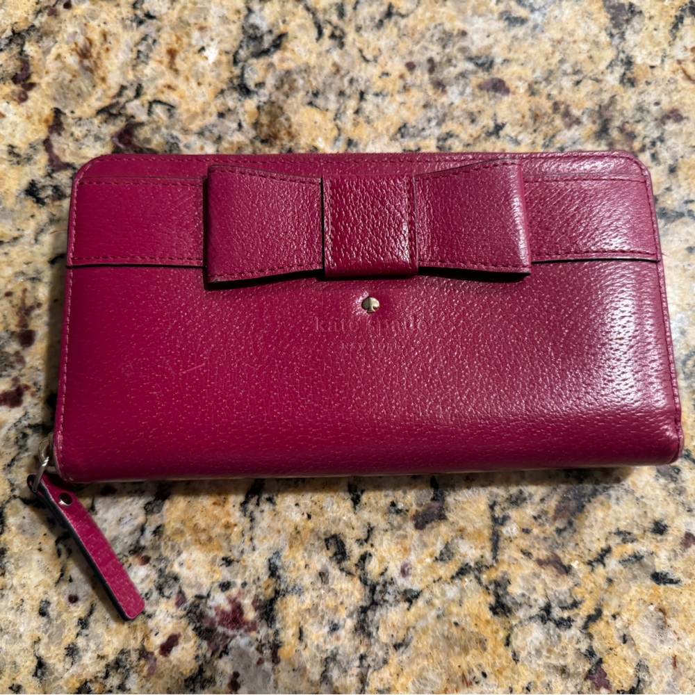 Kate Spade Bow Zip Wallet